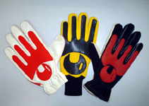 Goalkeeper glove with terry cloths and coating of ping pong paddles (copyright Uhlsport GmbH)